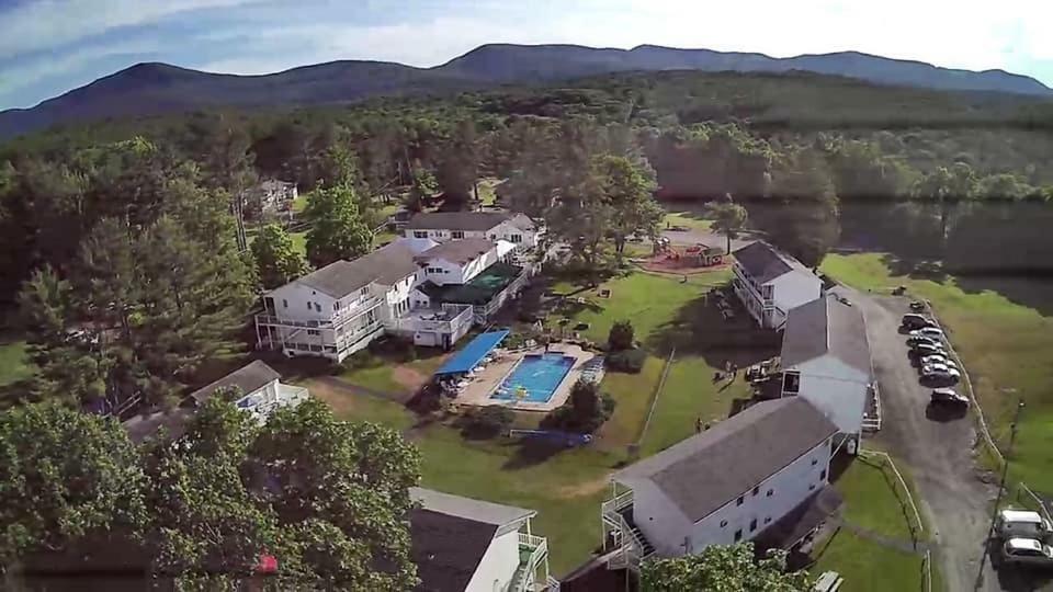 Gavin'S Iris H Country Inn Cornwallville Esterno foto